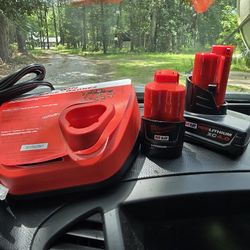 Milwuake Baterys  And Charger