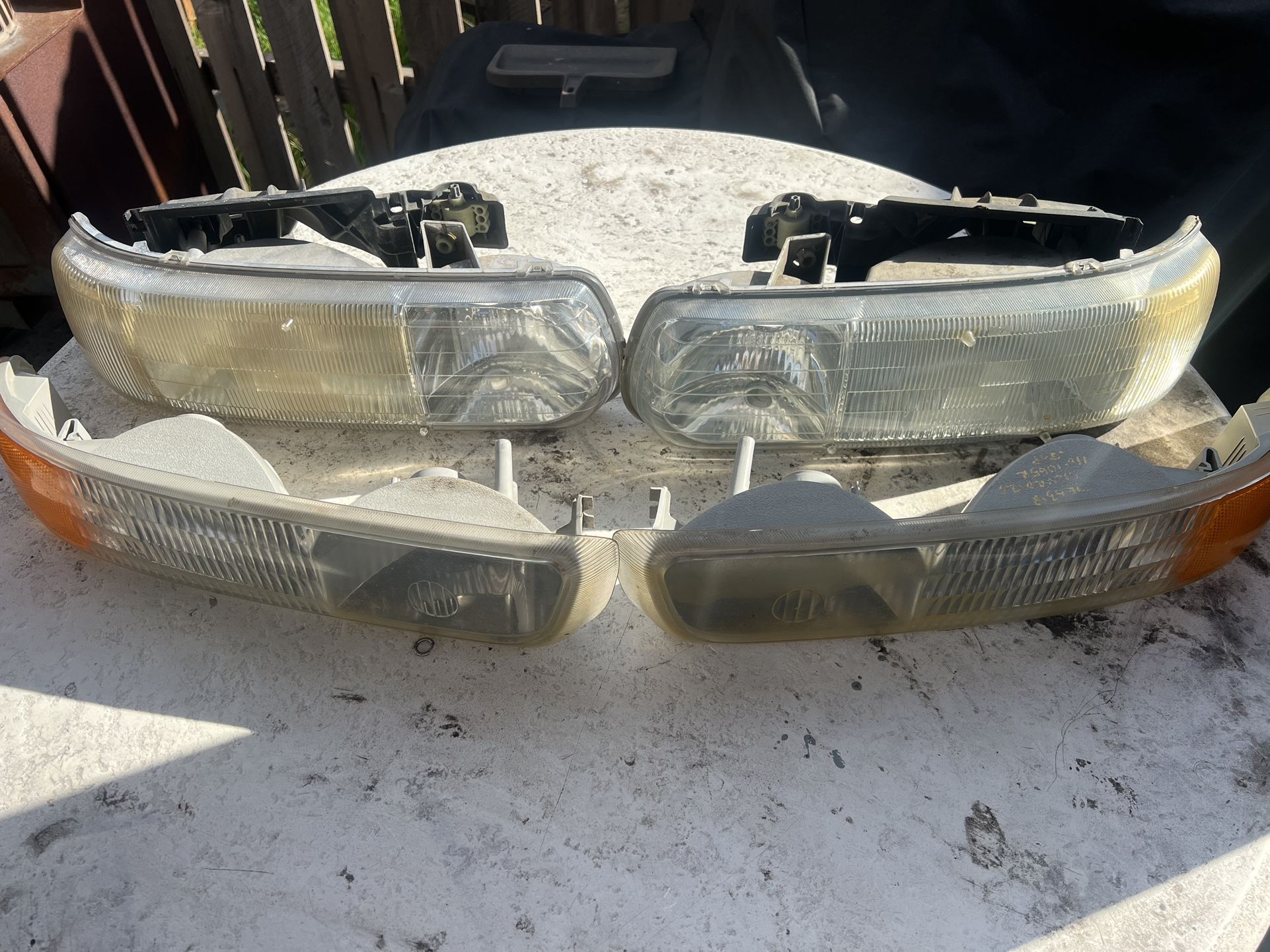 2004 Chevy Parts Tahoe Suburban Pickup Truck Lights