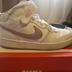 Nike Shoes Girls/Women