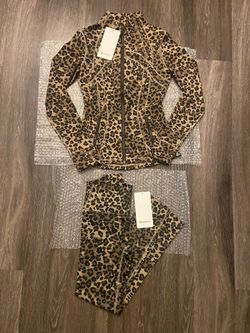 Cheeta print Lululemon set