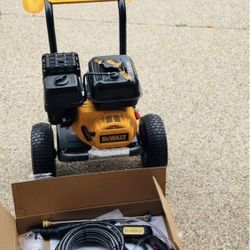 Dewalt 3300 PS| 2.4 GPM Cold Water Gas Pressure Washer with DeWalt 208cc Engine