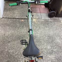 Savoy Granite 28 18 speed Hybrid Mountain Bike by Royce Union for