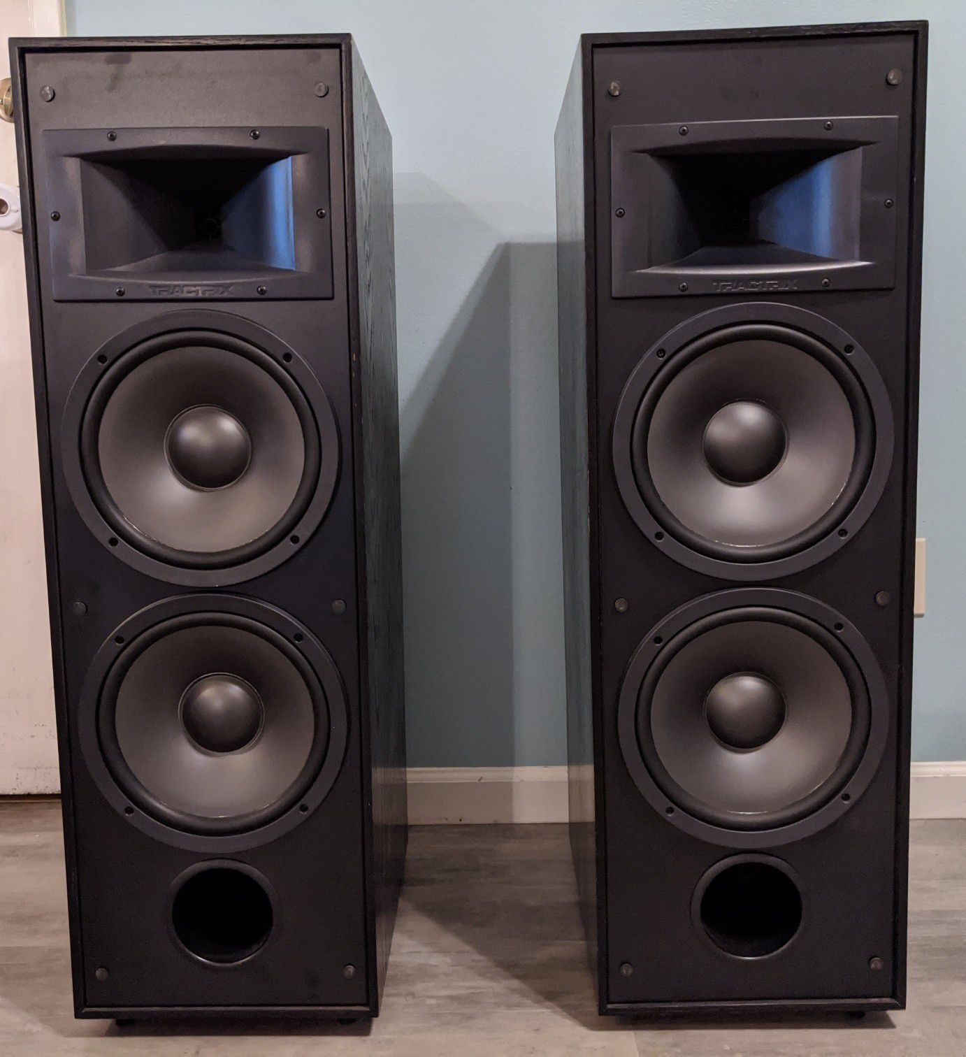 Klipsch KG 5.5 Tower Speakers