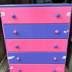 5 drawers chest of drawers (dresser)