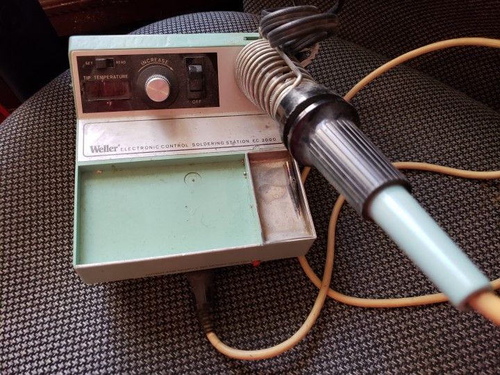 Weller EC 2000 Soldering Station