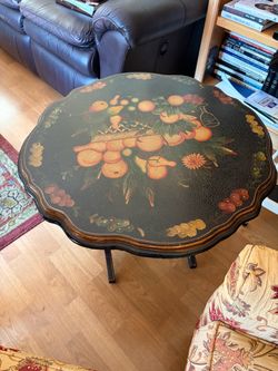 Vintage Hand-Painted Papier-Mâché Tilt-Top Table