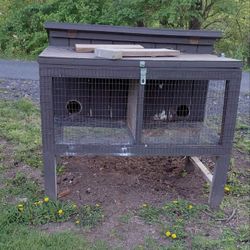 Outdoor Rabbit Or Chicken Hutch 