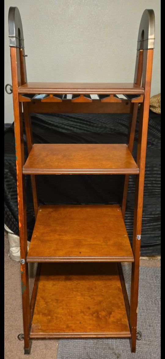 Woodshelf