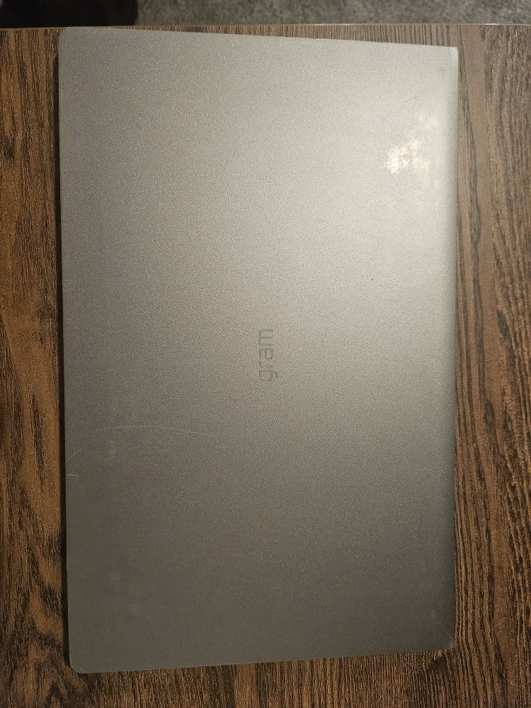 LG Gram 15 Inch I7 8th Gen 16GB 512GB
