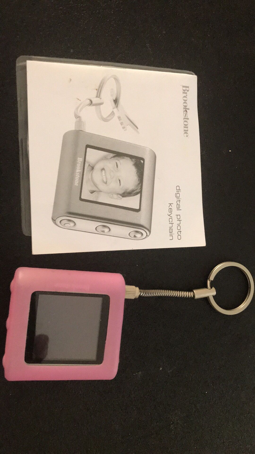 Brookstone digital photo Keychain