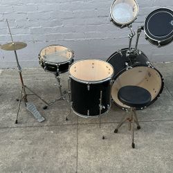pearl roadshow drum set Musical Instrument