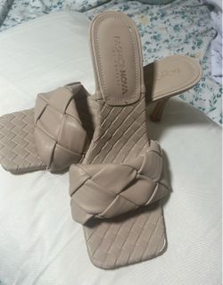 Zapatos de tacón 8 y medio nuevos
