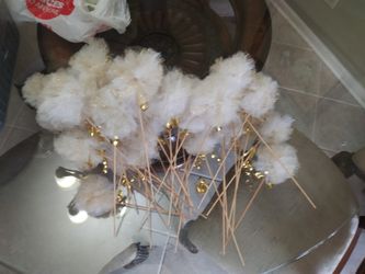 White And Gold Tulle Pom Pom Centerpieces