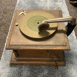 Antique Columbia Graphophone Record Player
