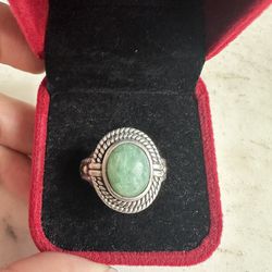 925 Sterling Silver Genuine Jade Ring , Size 8, Marked CNA 925 , 19 Grams , Beautiful!!