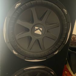 Speaker Box Kickers 2-12 Inch and Amp