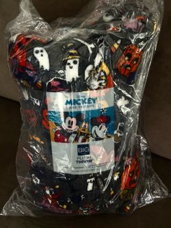 New Disney Mickey & Friends Halloween Supersoft Oversized Throw 60 X 72”