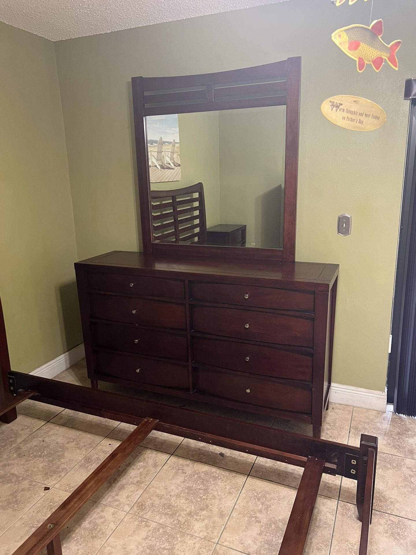 Dresser With Mirror