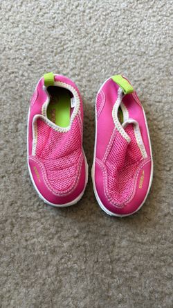 Speedo water shoes- Toddler size 9/10