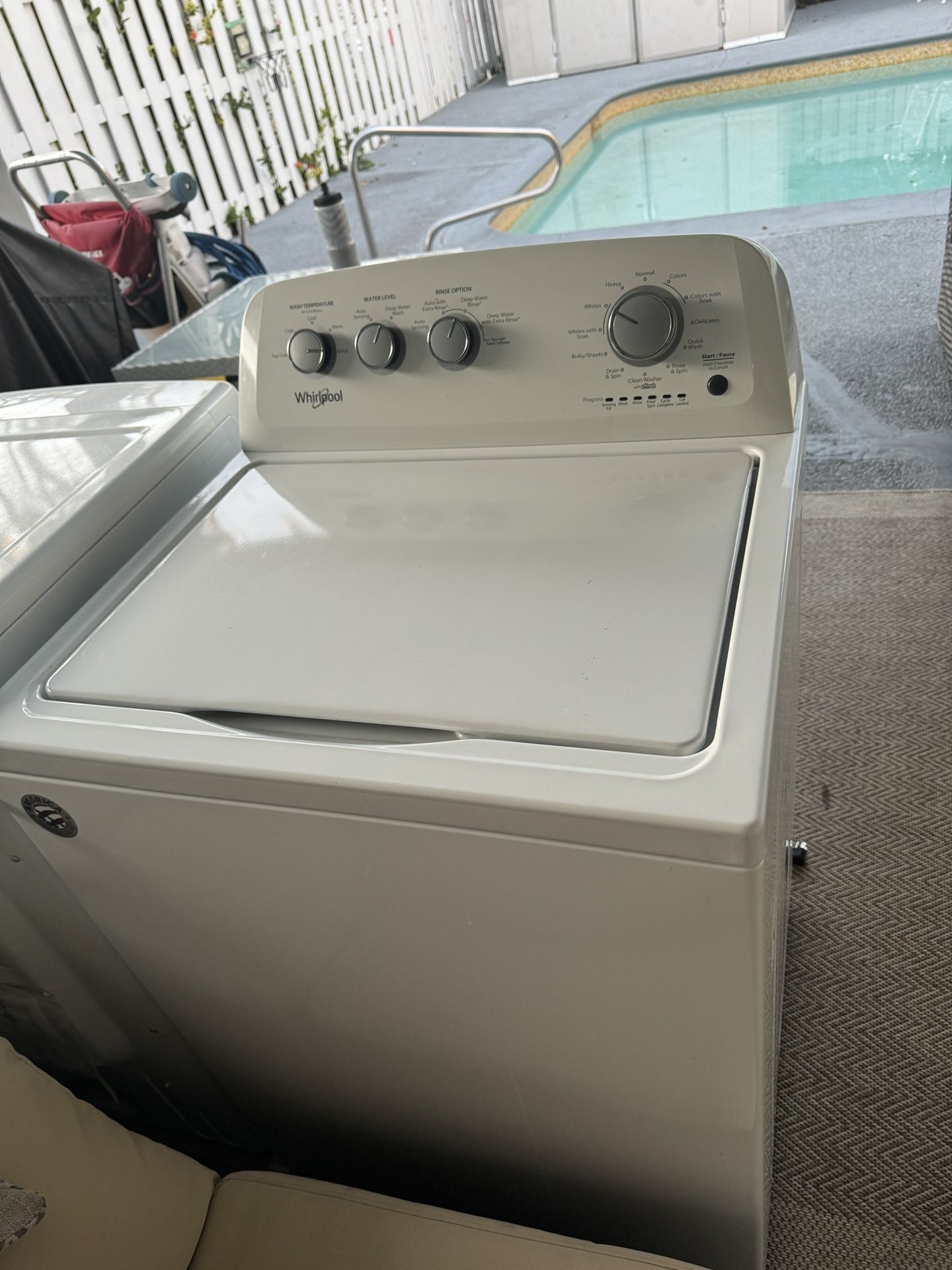 Selling Whirlpool Washer 300 Works Perfectly. Used just for 2 Years for Sale in Pompano Beach