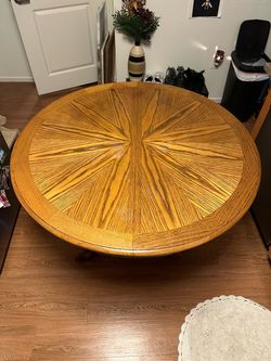 1980s Claw Foot Round Oak Table