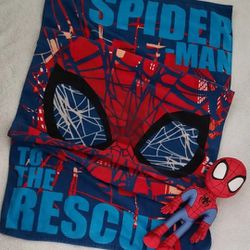 Boys Spiderman Bath Towel (29"x59") & Talking 17in Spidey Plush Figure• Great Condition• $15firm