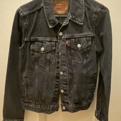 Women’s Levi’s Denim Jacket 