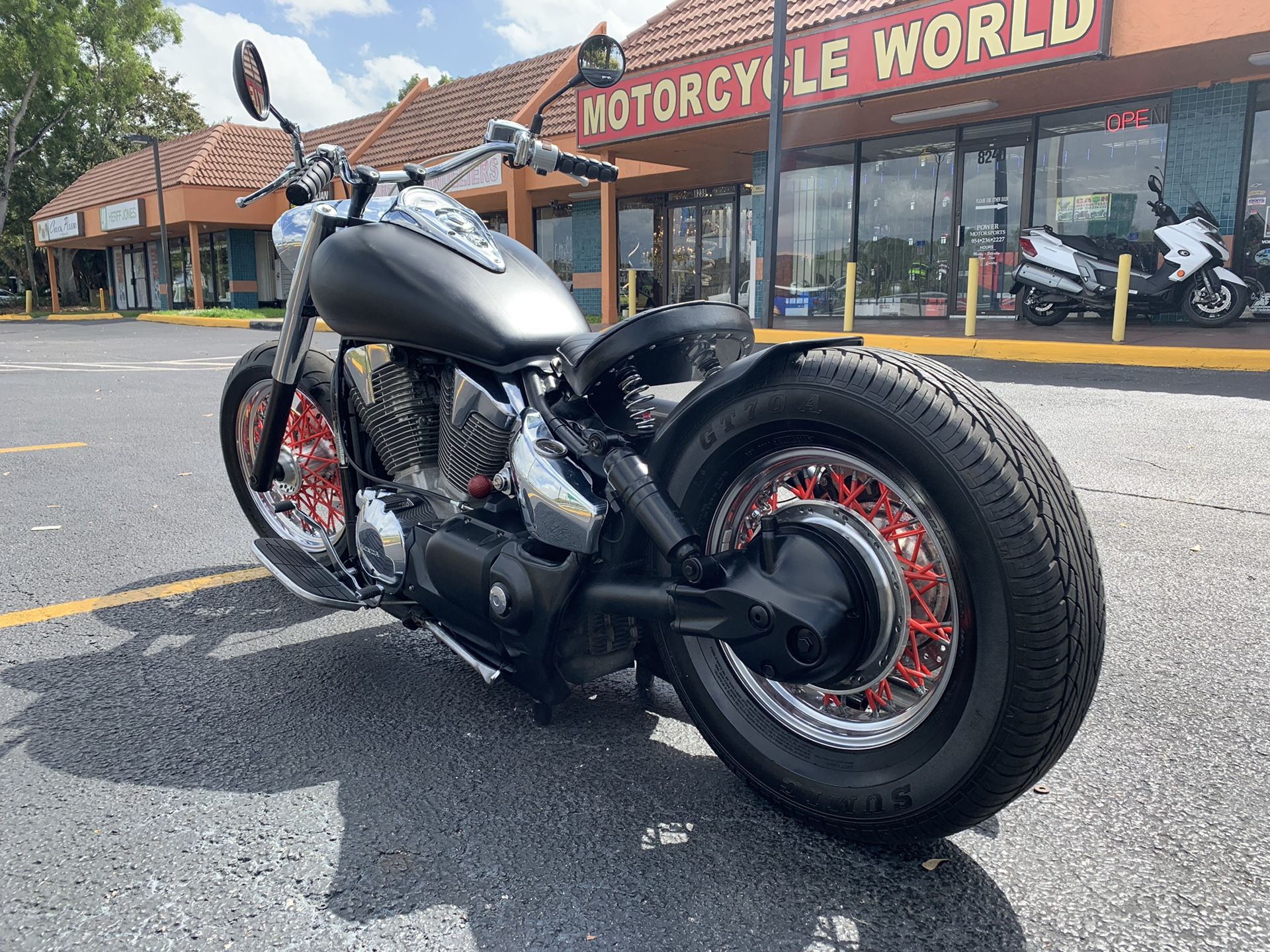 Honda VTX 1300 bobber with air suspension