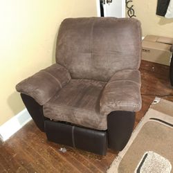 Couch And Recliner And 2 50inch Tvs $350