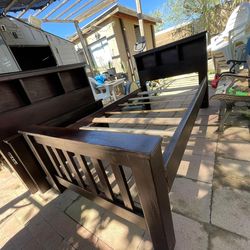 2 Twin beds ( 2 Camas tamaño twin )