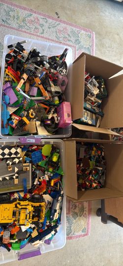 100 Pounds of Lego Bulk - no Minifigures