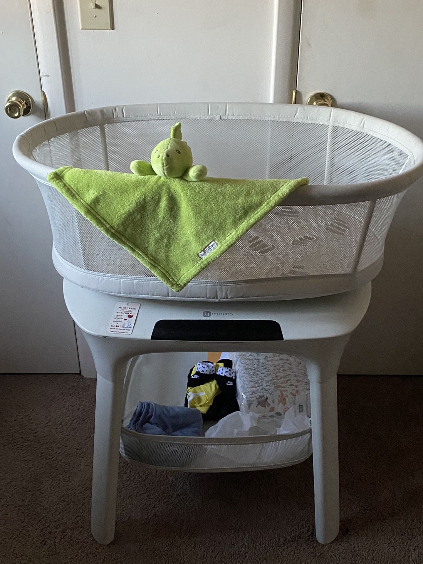 4moms MamaRoo Sleep Bassinet And Storage basket