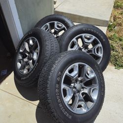 [Original] 2019 Jeep Cherokee Trailhawk - Wheels & Tires