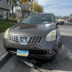 2010 Nissan Rouge SL (Throw me offers)