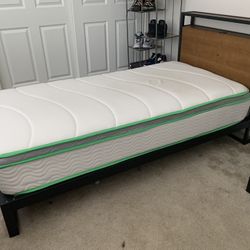 Twin Platform Bed Frame W/ Matress