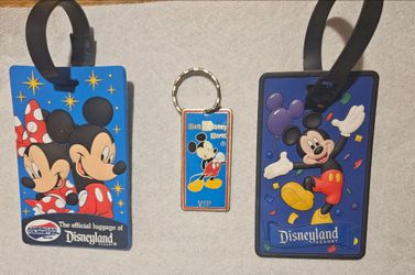 DISNEY LOT OF 3  MICKEY & MINNIE MOUSE (2.) LUGGAGE TAGS 1.) KEYCHAIN RING
