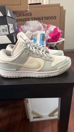Women 9 Nike Dunk Low Twist Sneakers