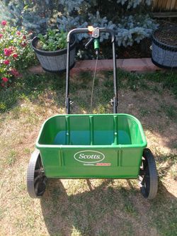 Scott's Accugreen 3000 Seed Spreader 4' tall