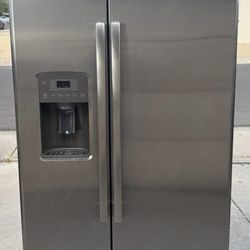 REFRIGERATOR GE COUNTER DEEP 