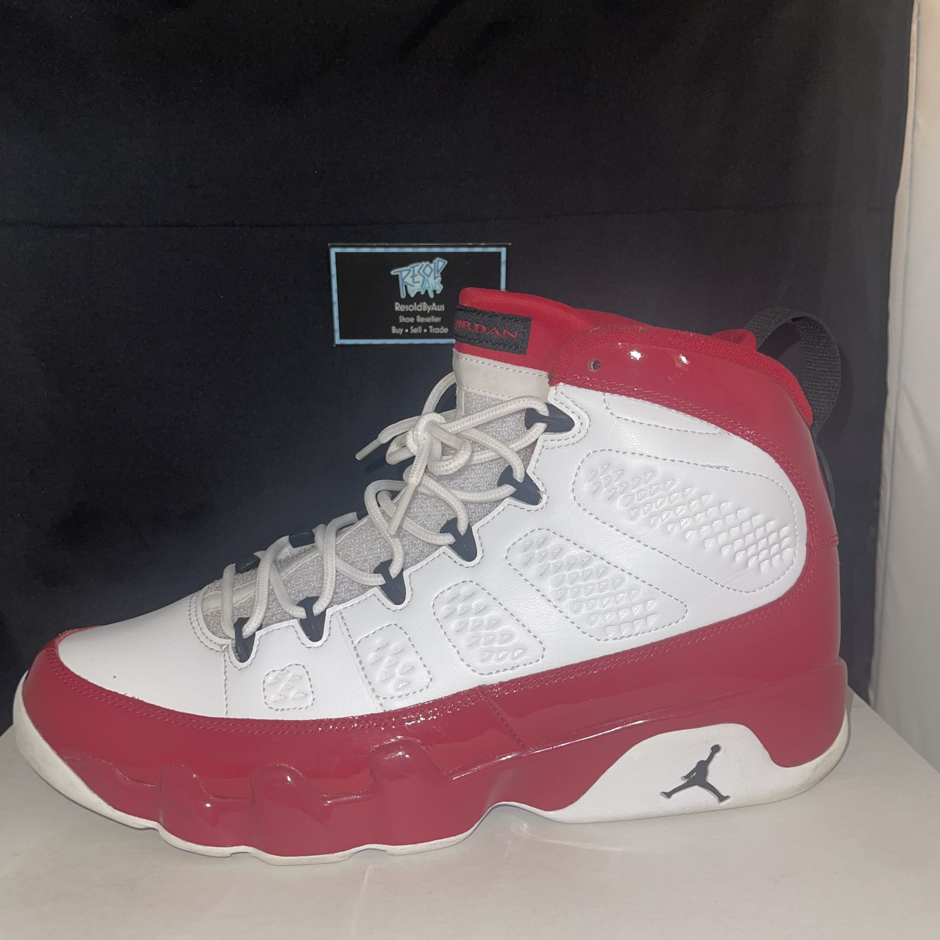 Air Jordan 9 Red