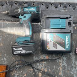 Malita 18 V /3,0 Cordless Drill/driver W Charging Station
