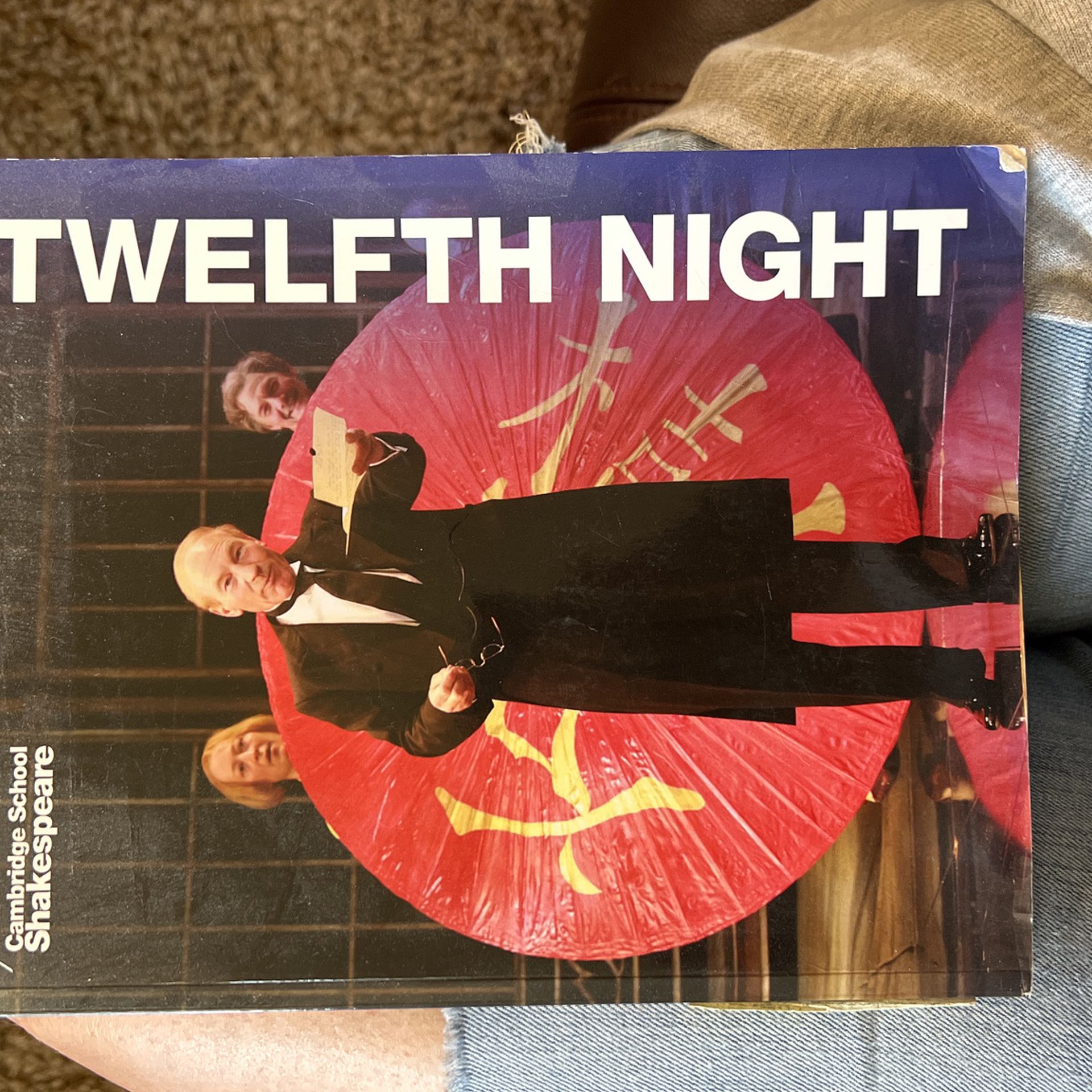 TWELFTH NIGHT - Cambridge School Shakespeare 