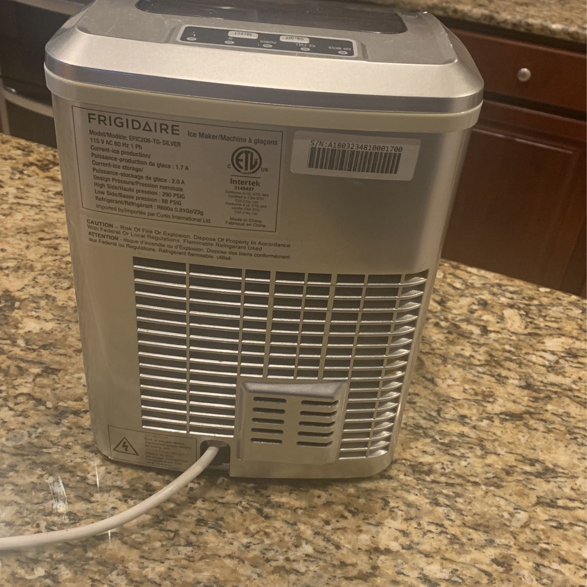 Frigidaire Portable Ice Maker. for Sale in Fort Myers, FL OfferUp