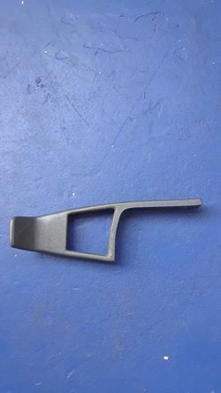 Seat Belt Guide RH GM