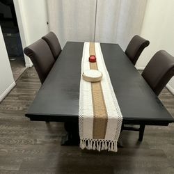 Table With 4 Chairs