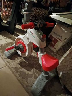 KIDS NEW FISHER PRICE PELOTON EXERCISE BIKE HOOKS UP ON APP ONLINE 25 FIRM
