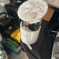 Fuel Pump Assembly With Pump 12000miles On It