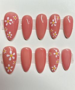 Naills, Unas