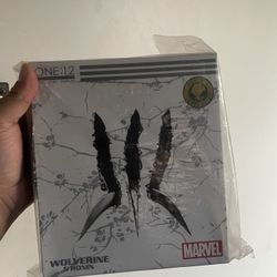 Mezco Ronin Wolverine