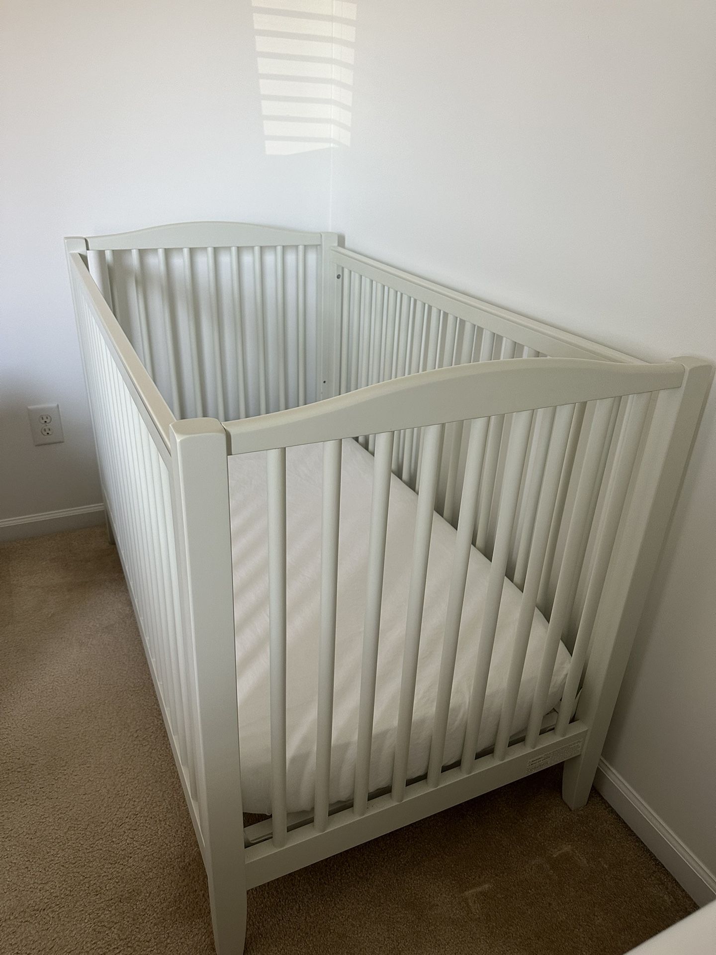 Pottery Barn Emerson Convertible Crib